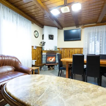 Conacul De Sub Munte Novaci-Străini