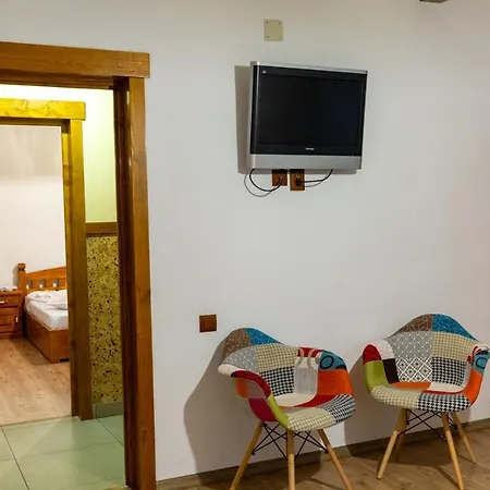 Conacul De Sub Munte Novaci-Străini