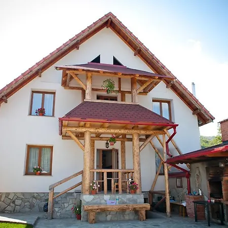 Conacul De Sub Munte Vila Novaci-Străini